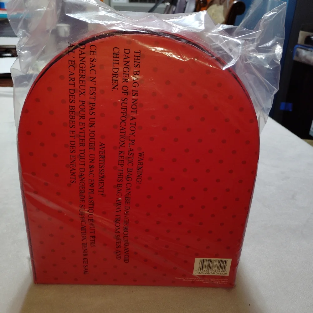 Strawberry Shortcake Shaped Box Throw Set